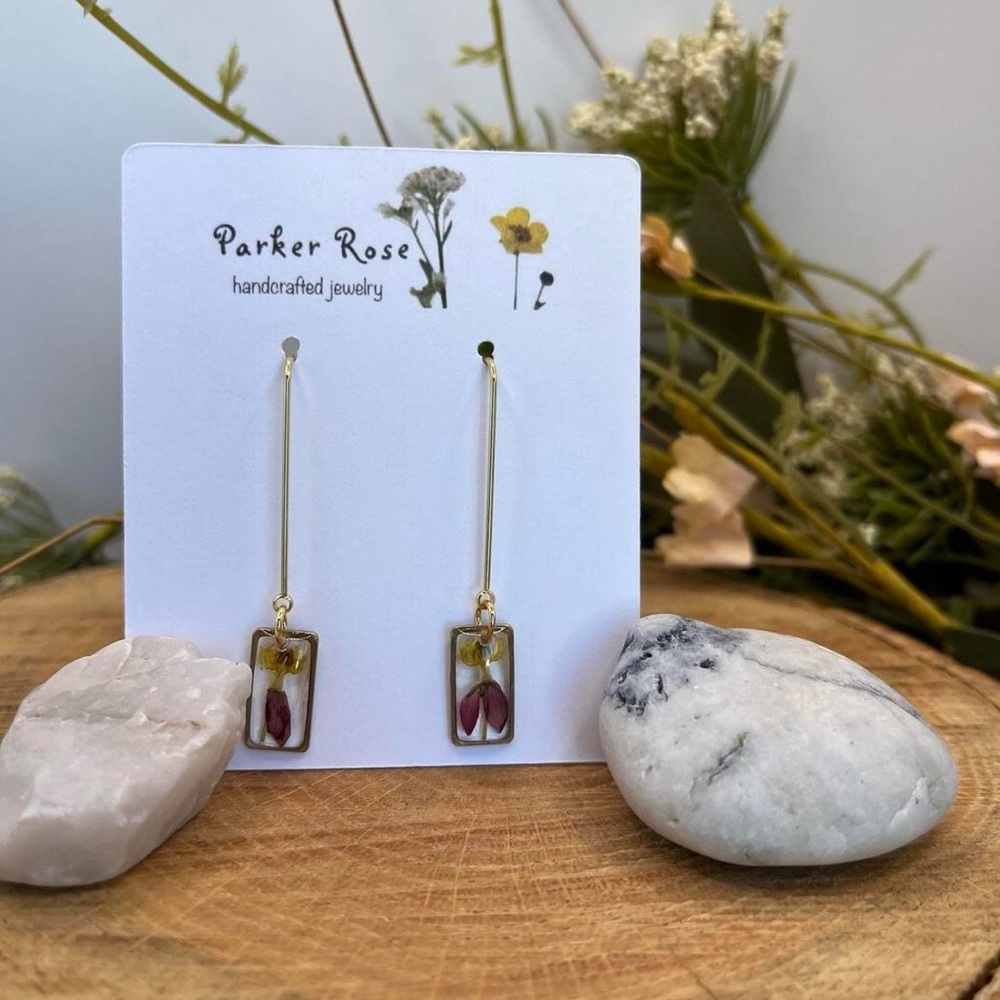 Simple Pressed Flower Stick Earrings - Picture 2 of 5